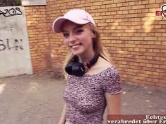 Deutsches Ficktreffen mit 18-jähriger draußen
